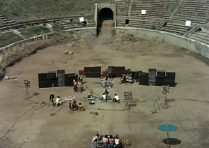Pink_Floyd_live_at_Pompeii-wild-life-tantra-meditation-identifikation-buehne